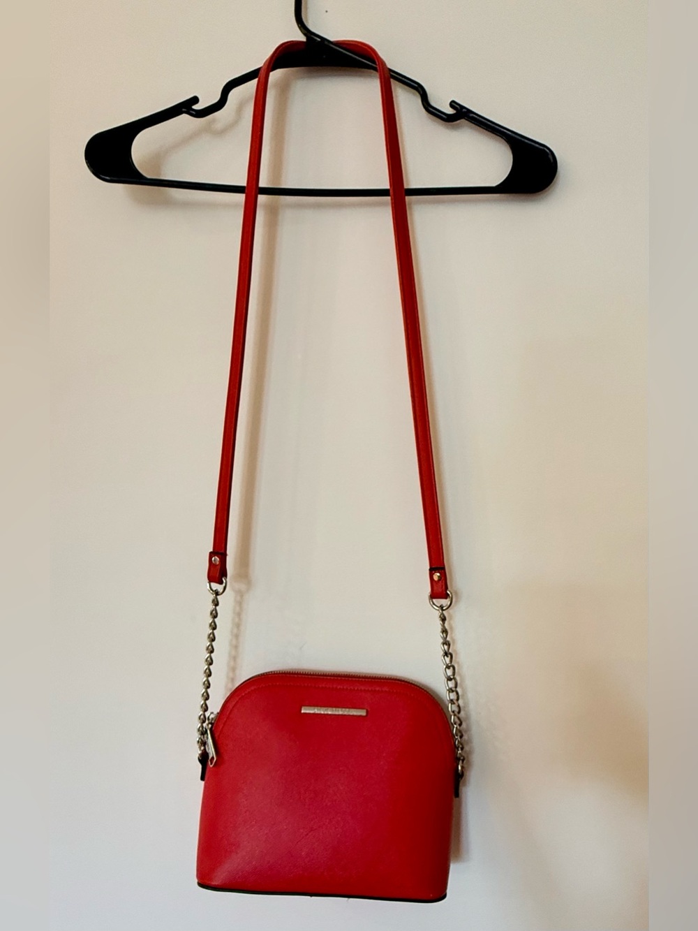 Steve Madden Red Saffiano Crossbody with Silver Chain - Picture 2 of 9